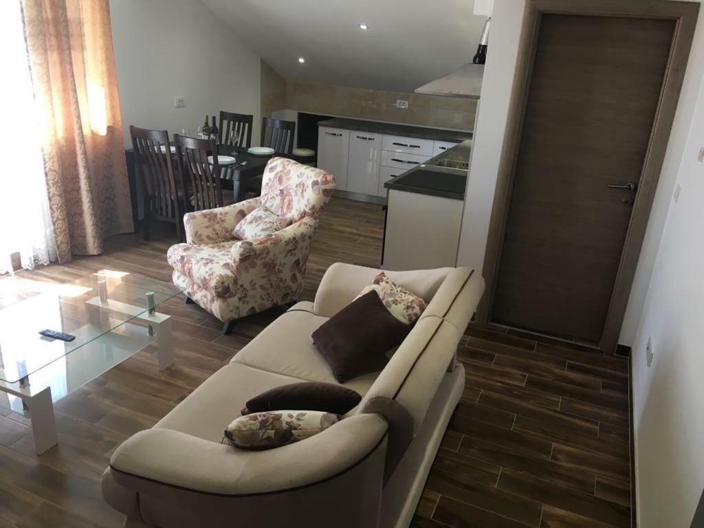 Apartment Beljan Traù Esterno foto